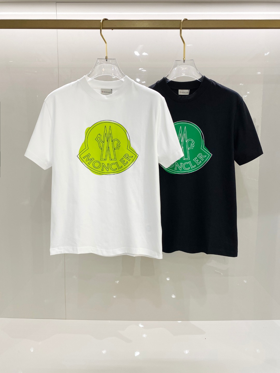  Mon*🆕 2025ss春夏新款棉质圆领短袖T恤 胸前完美配色印花工艺 顶级丝光棉面料定制 标准版型
