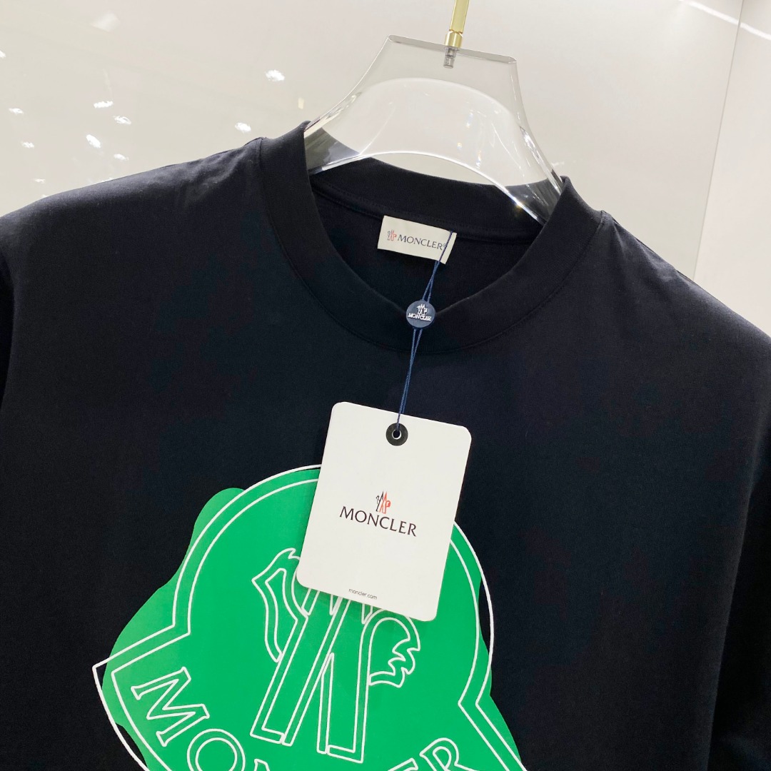  Mon*🆕 2025ss春夏新款棉质圆领短袖T恤 胸前完美配色印花工艺 顶级丝光棉面料定制 标准版型
