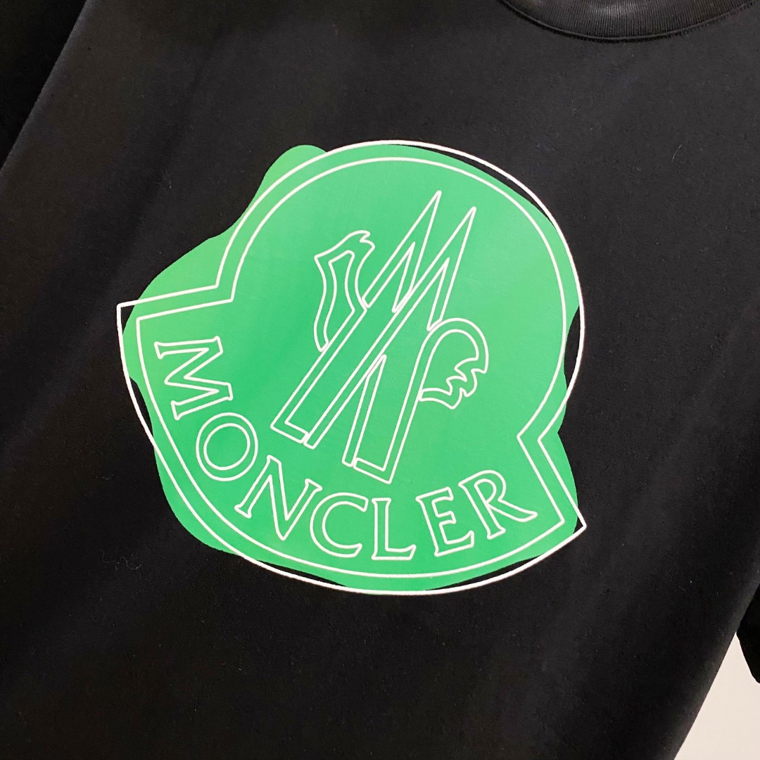  Mon*🆕 2025ss春夏新款棉质圆领短袖T恤 胸前完美配色印花工艺 顶级丝光棉面料定制 标准版型
