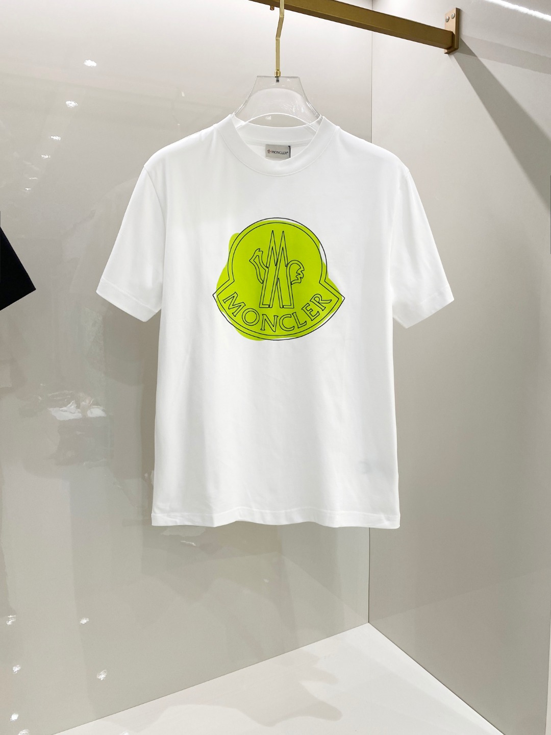 NO:513367,Mon* 2025ss Spring and Summer New Cotton Round Neck Short Sleeve T-shirt Perfect Color-matching Printing Technology Top-grade Mercerized Cotton Fabric Customization Standard Style Black White Two Colors Men and Women Same Model Number S M L XL XXL,,T-shirt,tees,t-shirt,alexander wang19860909Mon* 2025ss春夏新款棉质圆领短袖T恤 胸前完美配色印花工艺 顶级丝光棉面料定制 标准版型 黑 白 两色 男女同款 码数S M L XL XXL,,T-shirt,tees，t-shirt,alexander wang,Men's clothing