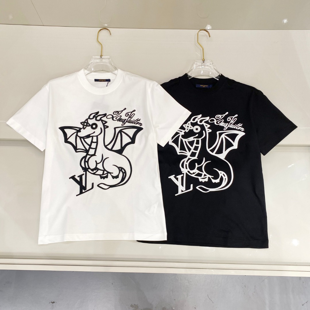  LV 2025早春 最新款短袖T恤，原标 定制面料，手感柔软，穿着舒适，做工精细.上身效果无敌帅气， 