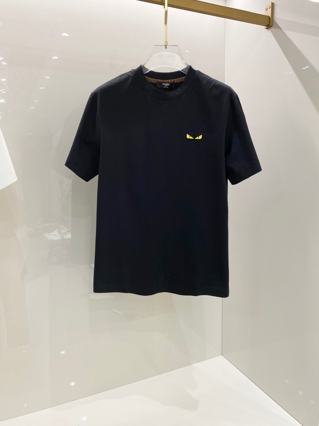  Fend*🆕 2025ss春夏新款棉质圆领短袖T恤 胸小怪兽眼睛标识 顶级丝光棉面料定制 标准版型 
