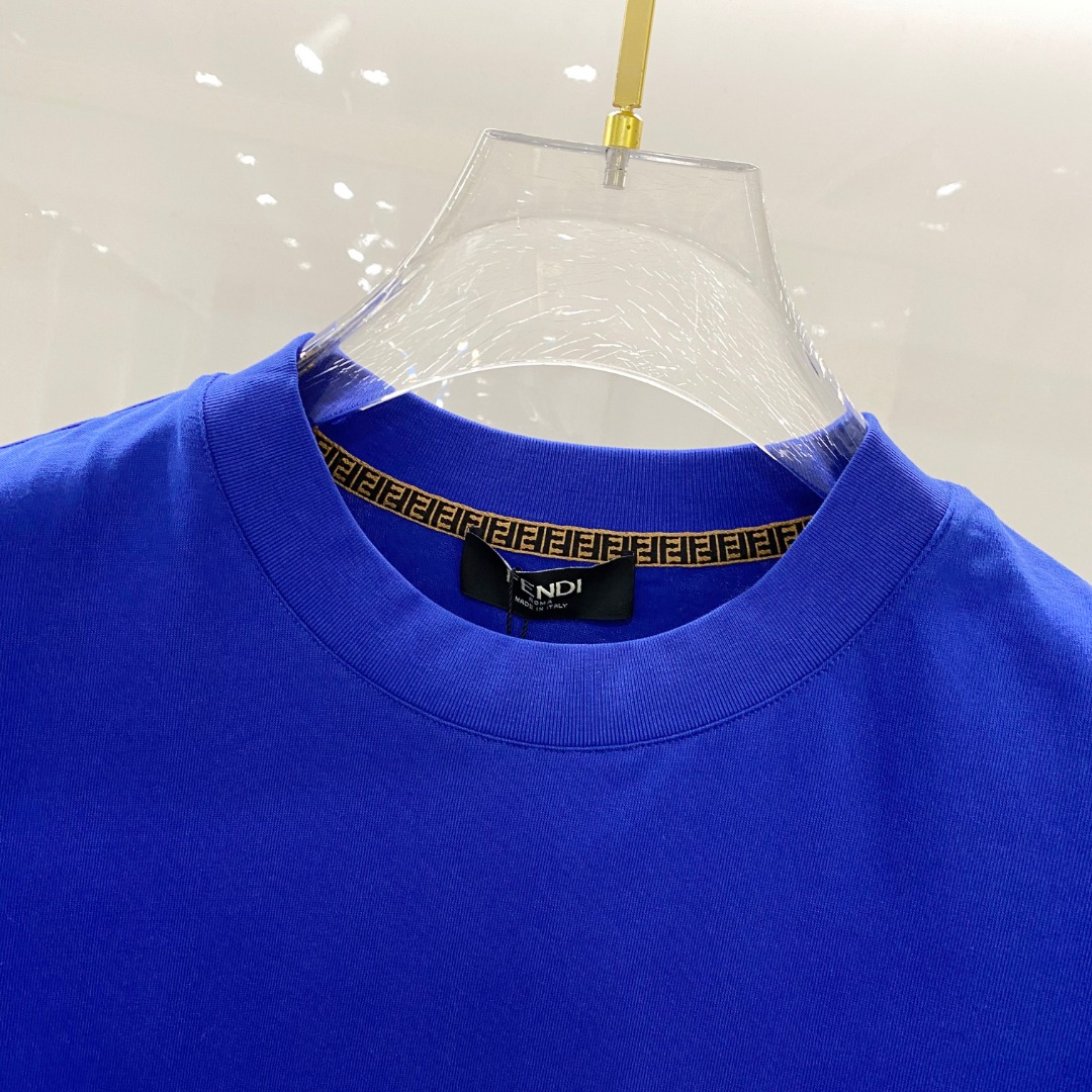  Fend*🆕 2025ss春夏新款棉质圆领短袖T恤 胸小怪兽眼睛标识 顶级丝光棉面料定制 标准版型 
