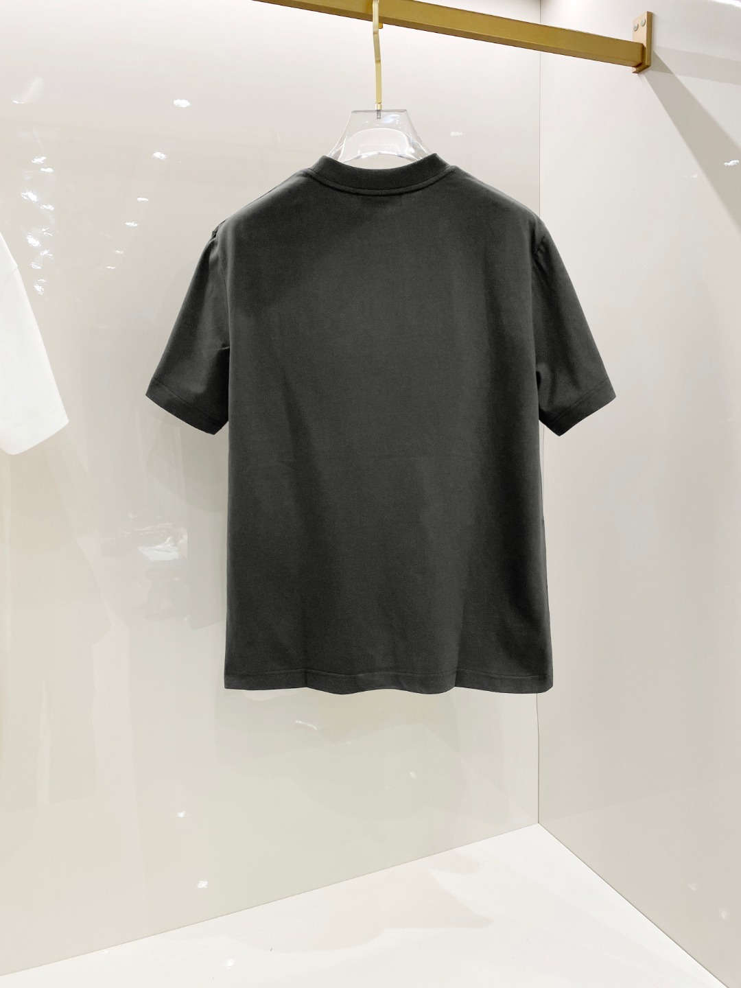  Fend*🆕 2025ss春夏新款棉质圆领短袖T恤 胸小怪兽眼睛标识 顶级丝光棉面料定制 标准版型 
