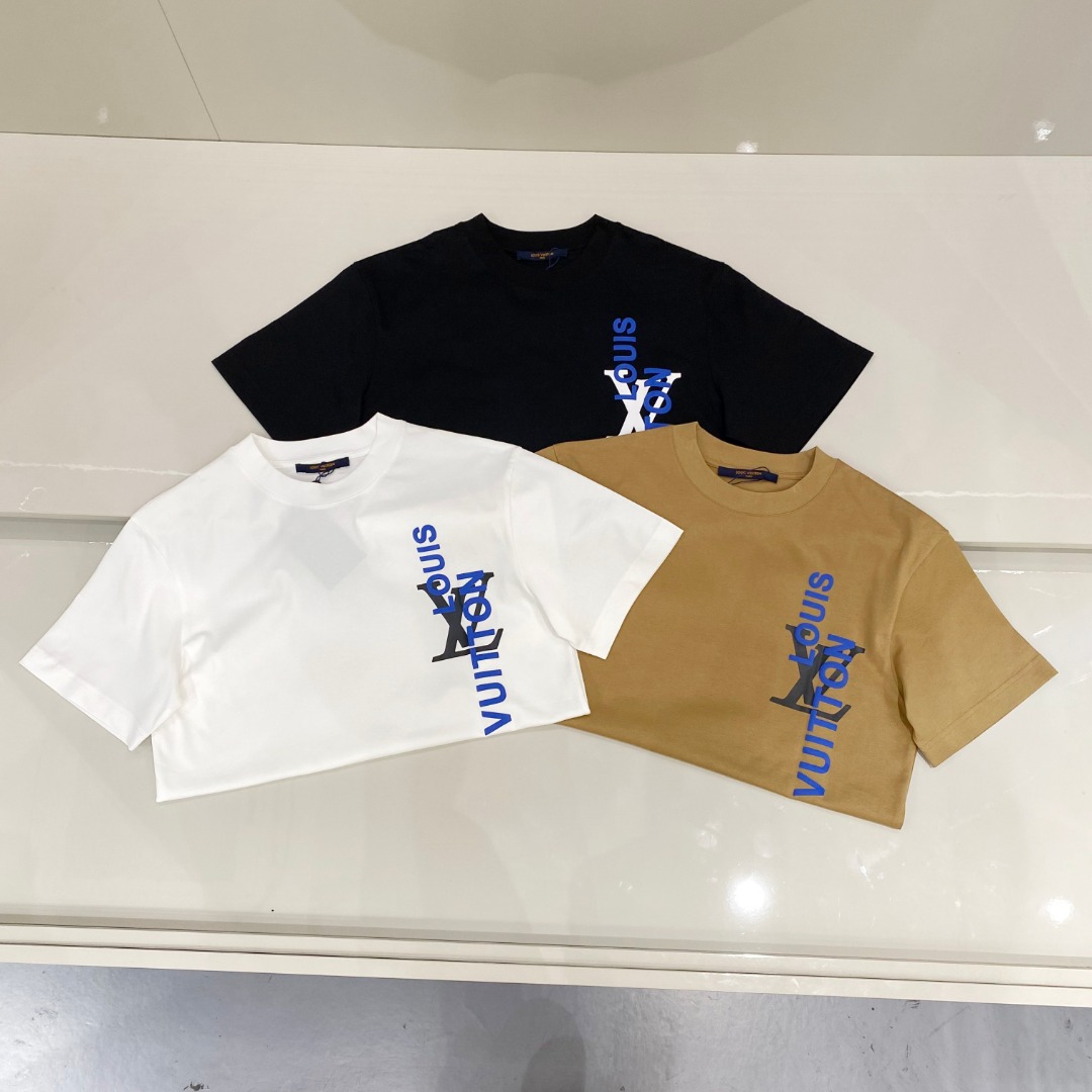  LV 2025ss春夏新款棉质圆领短袖T恤 胸前印花工艺 顶级丝光棉面料定制 标准版型
黑 白 卡其 