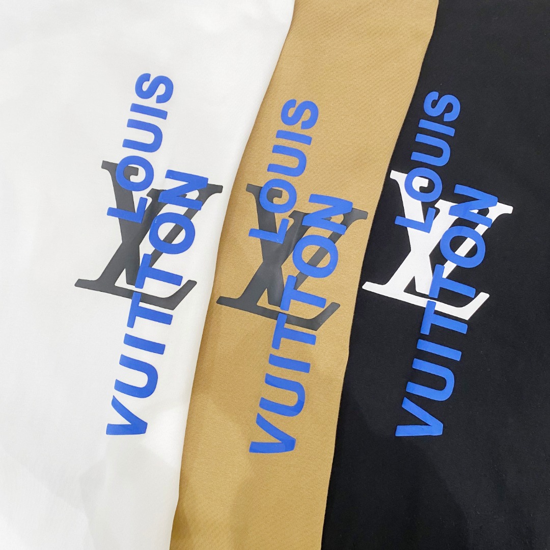  LV 2025ss春夏新款棉质圆领短袖T恤 胸前印花工艺 顶级丝光棉面料定制 标准版型
黑 白 卡其 