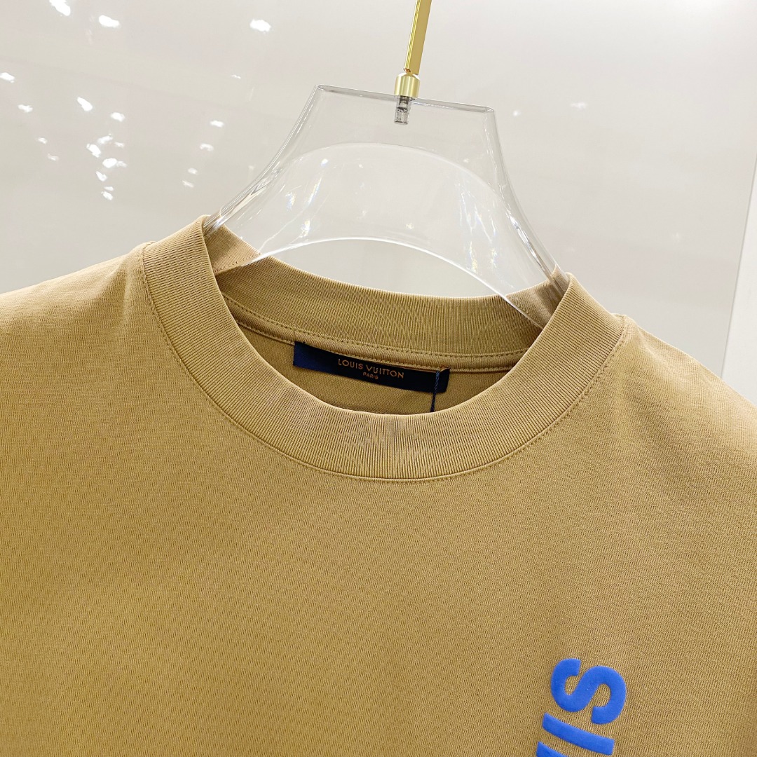  LV 2025ss春夏新款棉质圆领短袖T恤 胸前印花工艺 顶级丝光棉面料定制 标准版型
黑 白 卡其 