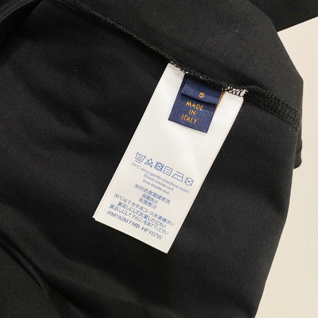  LV 2025ss春夏新款棉质圆领短袖T恤 胸前印花工艺 顶级丝光棉面料定制 标准版型
黑 白 卡其 