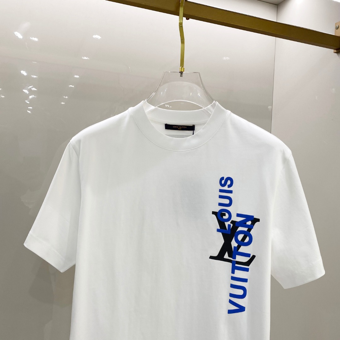  LV 2025ss春夏新款棉质圆领短袖T恤 胸前印花工艺 顶级丝光棉面料定制 标准版型
黑 白 卡其 