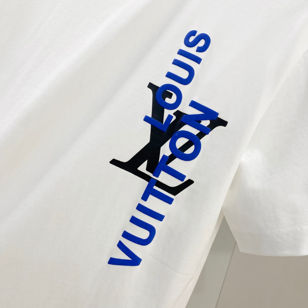  LV 2025ss春夏新款棉质圆领短袖T恤 胸前印花工艺 顶级丝光棉面料定制 标准版型
黑 白 卡其 