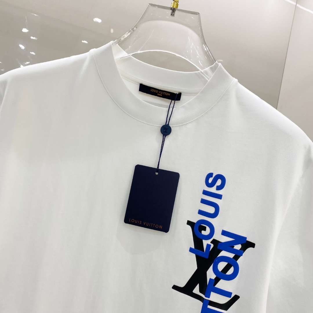  LV 2025ss春夏新款棉质圆领短袖T恤 胸前印花工艺 顶级丝光棉面料定制 标准版型
黑 白 卡其 