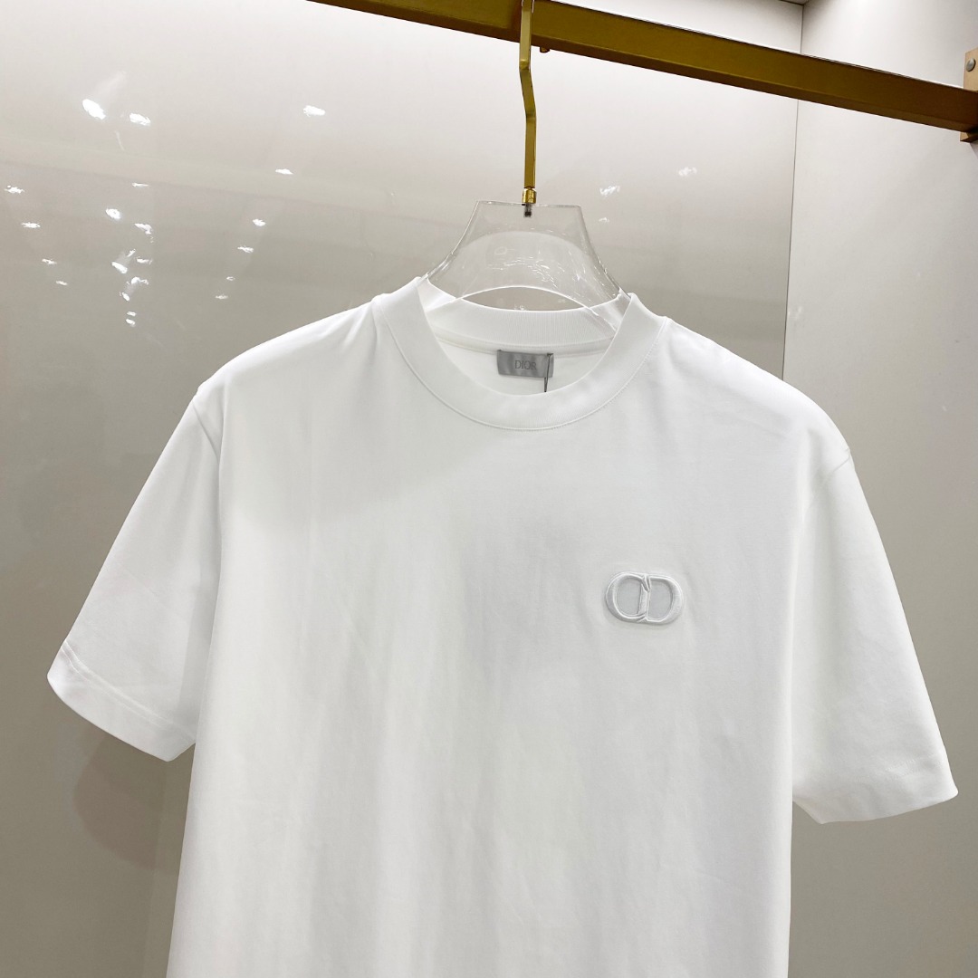  迪奥 2025早春 最新款短袖T恤，原标 定制面料，手感柔软，穿着舒适，做工精细.上身效果无敌帅气， 