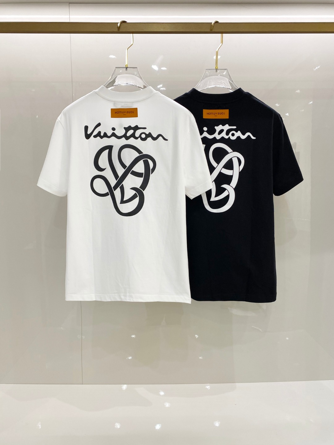  罗意威 2025早春 最新款短袖T恤，原标 定制面料，手感柔软，穿着舒适，做工精细.上身效果无敌帅气，