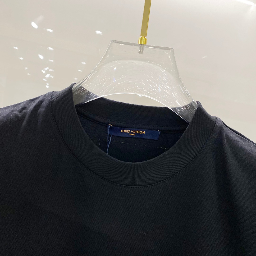  罗意威 2025早春 最新款短袖T恤，原标 定制面料，手感柔软，穿着舒适，做工精细.上身效果无敌帅气，