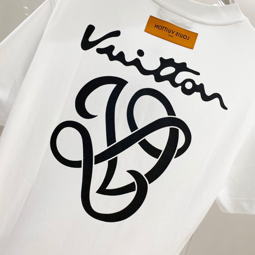  罗意威 2025早春 最新款短袖T恤，原标 定制面料，手感柔软，穿着舒适，做工精细.上身效果无敌帅气，