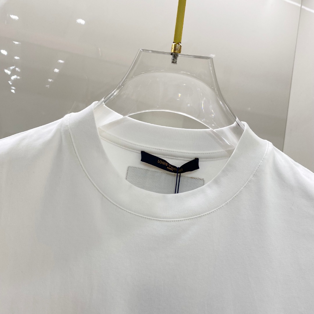  罗意威 2025早春 最新款短袖T恤，原标 定制面料，手感柔软，穿着舒适，做工精细.上身效果无敌帅气，