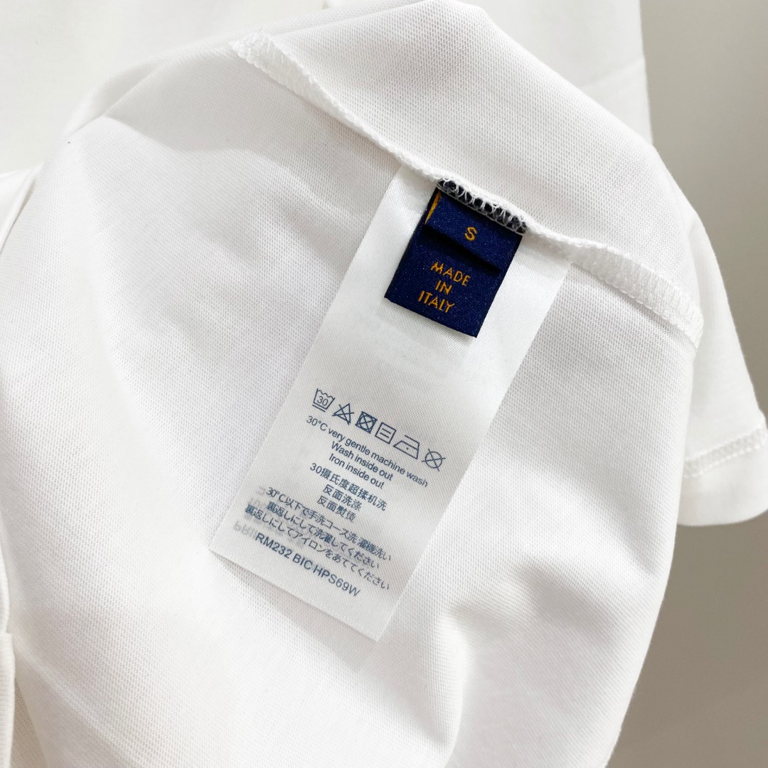  罗意威 2025早春 最新款短袖T恤，原标 定制面料，手感柔软，穿着舒适，做工精细.上身效果无敌帅气，