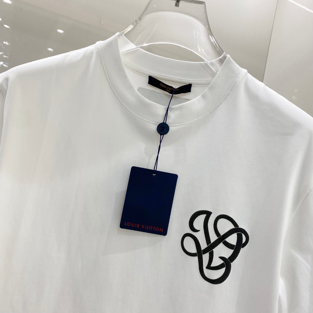  罗意威 2025早春 最新款短袖T恤，原标 定制面料，手感柔软，穿着舒适，做工精细.上身效果无敌帅气，