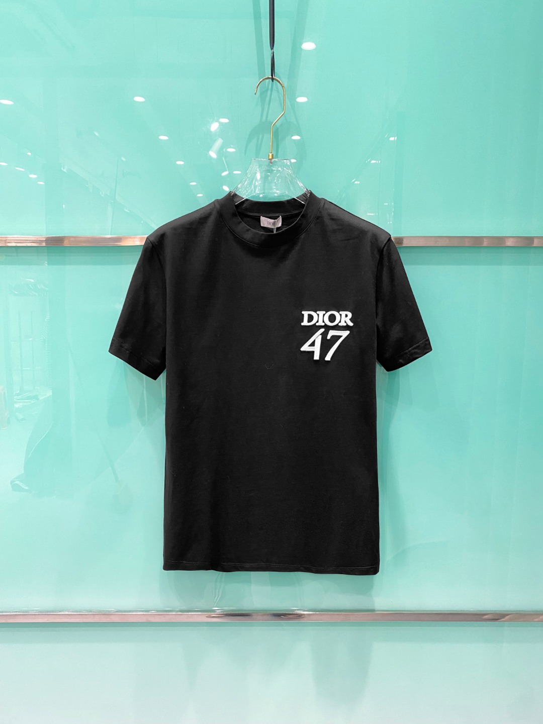 NO:487001,Dio* 2025ss Spring and Summer New Cotton Round Neck Short-Sleeve T-shirt Heavy Industry Embroidery Craft Top-grade Mercerized Cotton Fabric Customization Standard Style Black White Two Colors Men and Women Same Model Number S M L XL XXL,,dior,T-shirt,tees,t-shirt,alexander wang19860909Dio* 2025ss春夏新款棉质圆领短袖T恤 胸前重工刺绣工艺 顶级丝光棉面料定制 标准版型 黑 白 两色 男女同款 码数S M L XL XXL,,dior,T-shirt,tees，t-shirt,alexander wang,Men's clothing