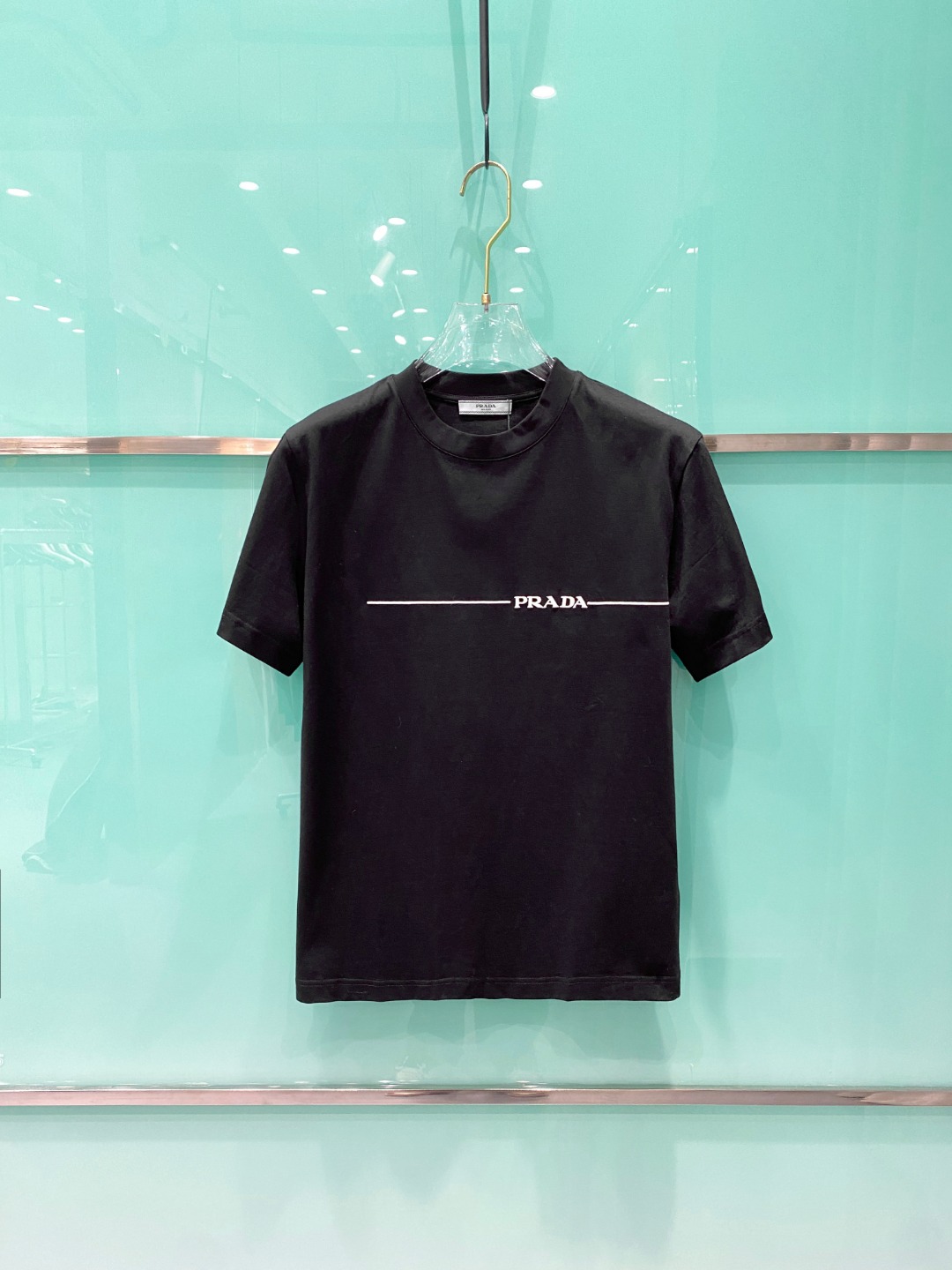 NO:121154,Prada 2025 Early Spring Latest Short-sleeved T-shirt, original logo Customized fabric, soft feel, comfortable to wear, fine workmanship. The upper body effect is invincible and handsome, size S-2xl,,prada,T-shirt,tees,t-shirt,alexander wang19860909普拉达 2025早春 最新款短袖T恤,原标 定制面料,手感柔软,穿着舒适,做工精细.上身效果无敌帅气, 码数 S-2xl,,prada,T-shirt,tees，t-shirt,alexander wang,Men's clothing