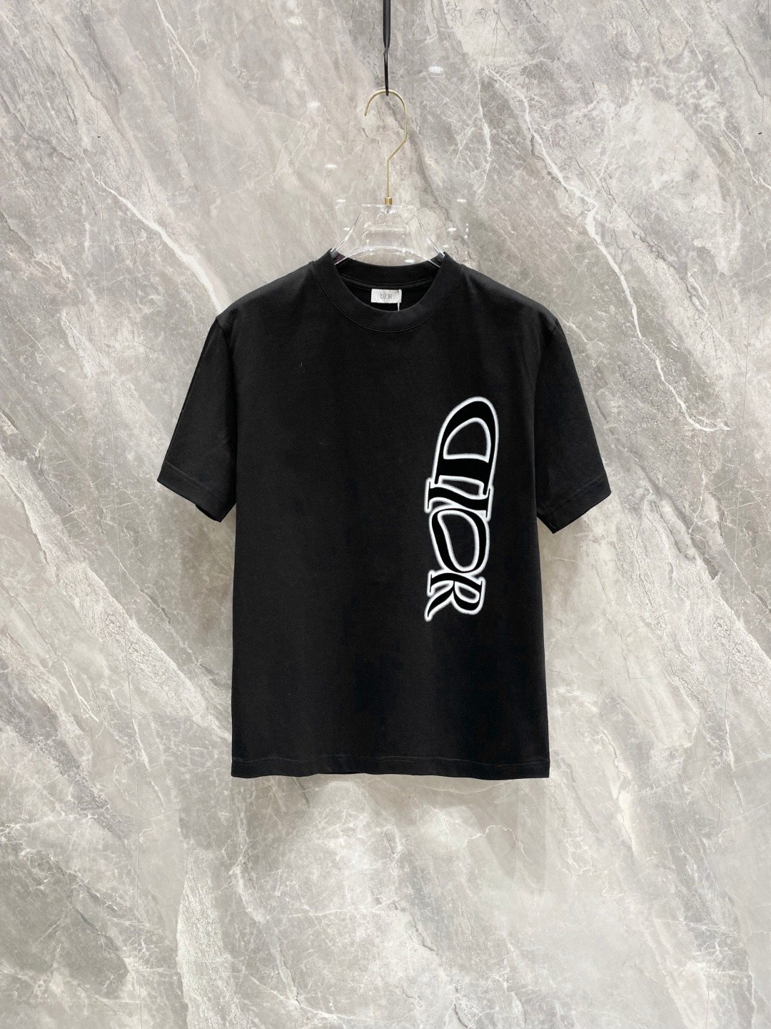 NO:117762,Dior 2025 Early Spring Latest Short-sleeved T-shirt, original logo Customized fabric, soft feel, comfortable to wear, fine workmanship. The upper body effect is invincible and handsome, size S-2xl,,dior,T-shirt,tees,t-shirt,alexander wang19860909迪奥 2025早春 最新款短袖T恤,原标 定制面料,手感柔软,穿着舒适,做工精细.上身效果无敌帅气, 码数 S-2xl,,dior,T-shirt,tees，t-shirt,alexander wang,Men's clothing