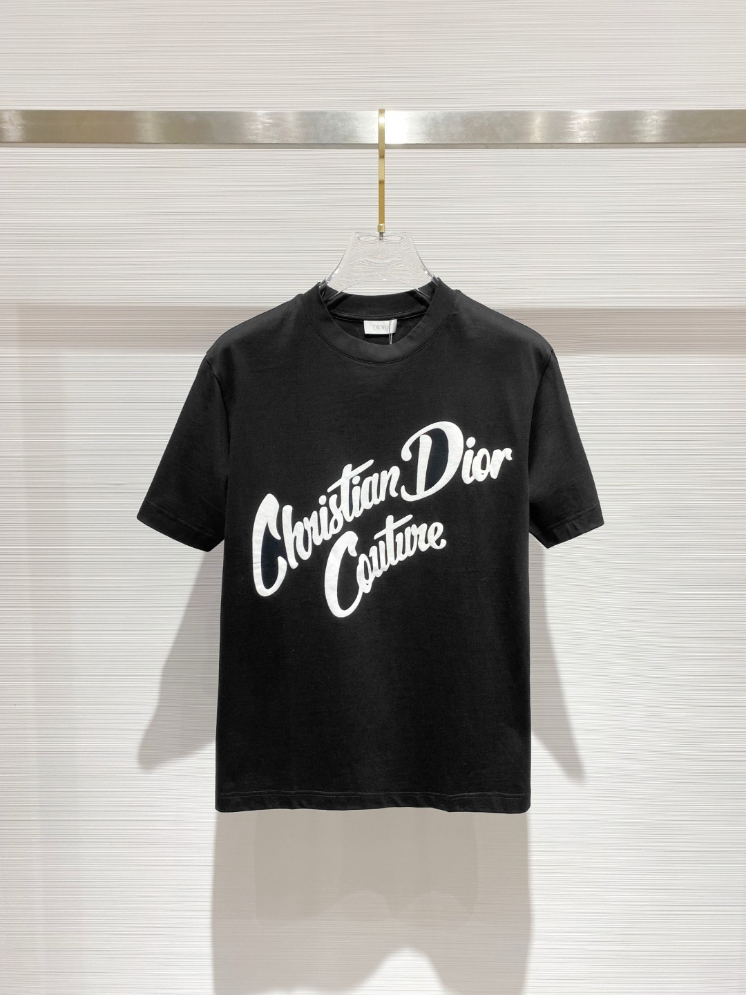 NO:479071,Dior 2025ss Spring and Summer New Cotton Round Neck Short-Sleeve T-shirt Chest Printing Technology Top-grade Mercerized Cotton Fabric Customization Standard Style Men and Women Same Model Size S M L XL XXL,,dior,T-shirt,tees,t-shirt,alexander wang19860909迪奥 2025ss春夏新款棉质圆领短袖T恤 胸前印花工艺 顶级丝光棉面料定制 标准版型 男女同款 码数S M L XL XXL,,dior,T-shirt,tees，t-shirt,alexander wang,Men's clothing