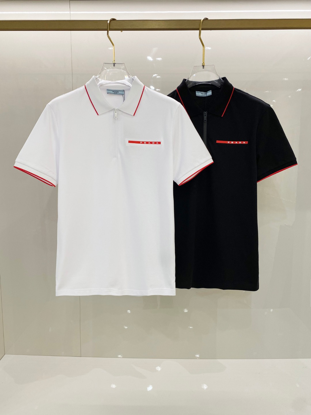 普拉达 2025ss夏季新款 logo男士翻领Polo衫！经典商务男款，高端男装的天花板级别的商务男款