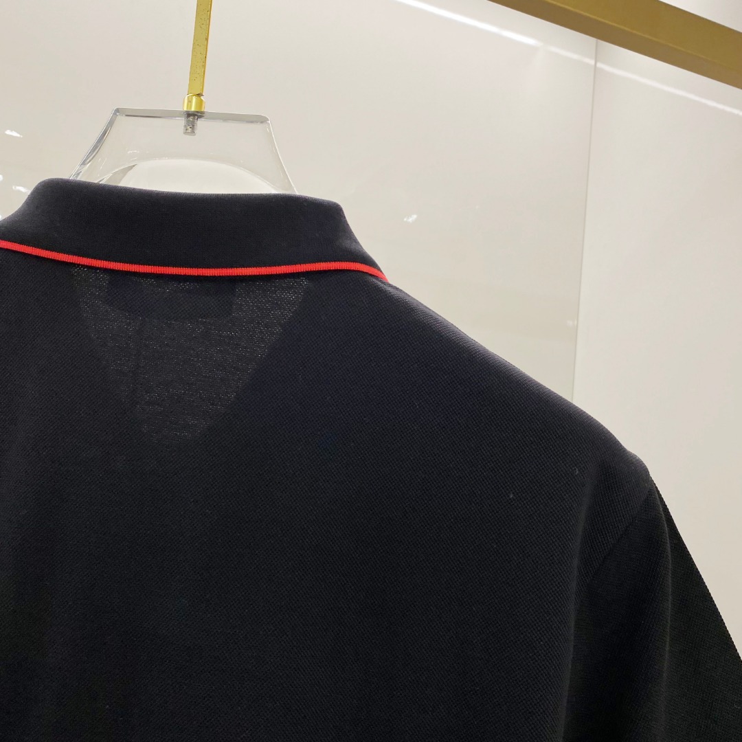  普拉达 2025ss夏季新款 logo男士翻领Polo衫！经典商务男款，高端男装的天花板级别的商务男款