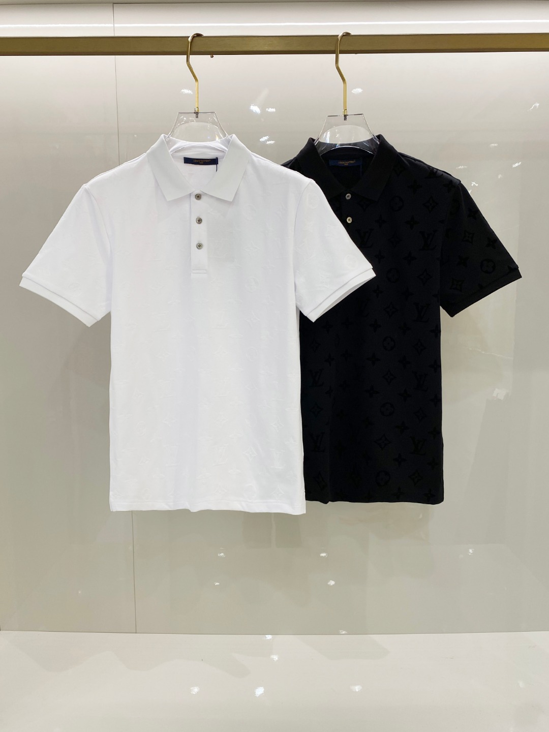  LV 2025ss夏季新款 logo男士翻领Polo衫！经典商务男款，高端男装的天花板级别的商务男款！