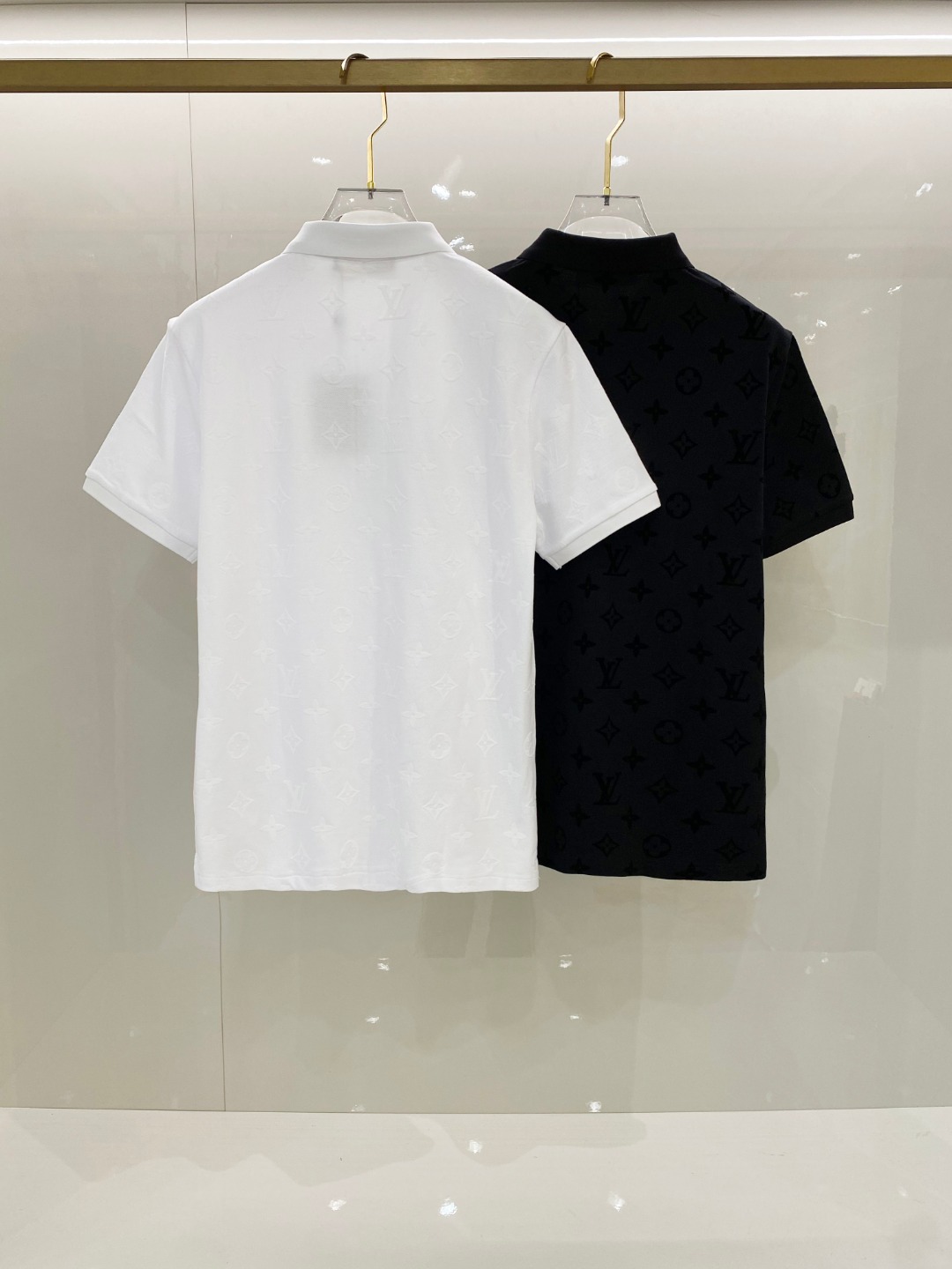  LV 2025ss夏季新款 logo男士翻领Polo衫！经典商务男款，高端男装的天花板级别的商务男款！