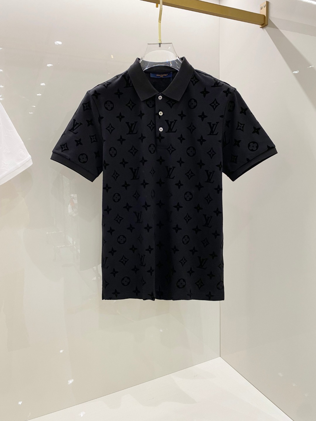  LV 2025ss夏季新款 logo男士翻领Polo衫！经典商务男款，高端男装的天花板级别的商务男款！