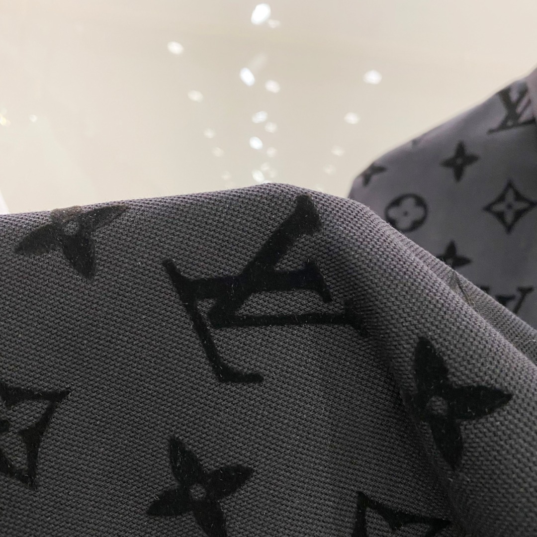  LV 2025ss夏季新款 logo男士翻领Polo衫！经典商务男款，高端男装的天花板级别的商务男款！