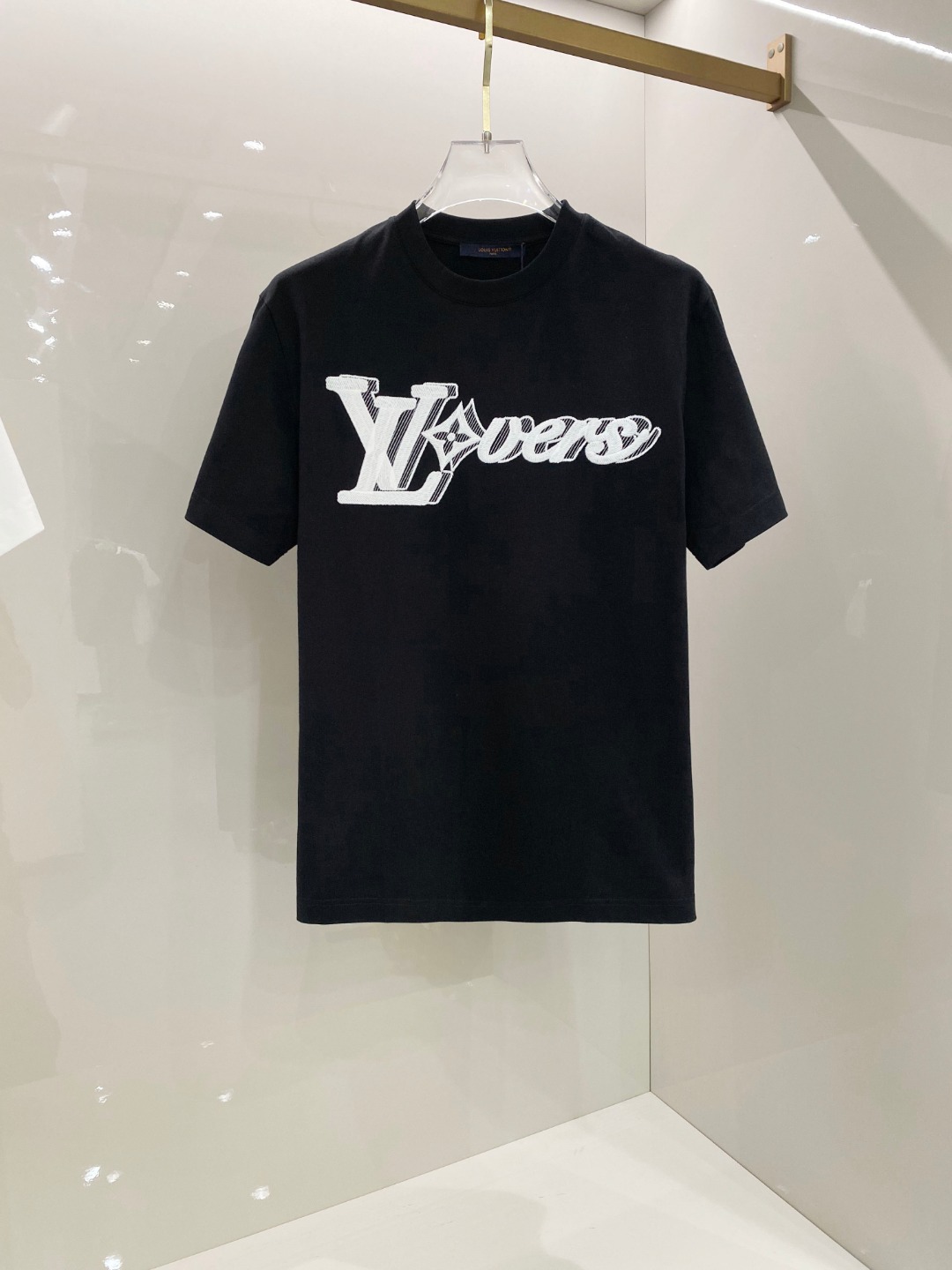  LV 2025早春新款男女同款👫短袖T恤，！定制专属纯棉面料，定制原版工艺螺纹，胸前重工字母logo工