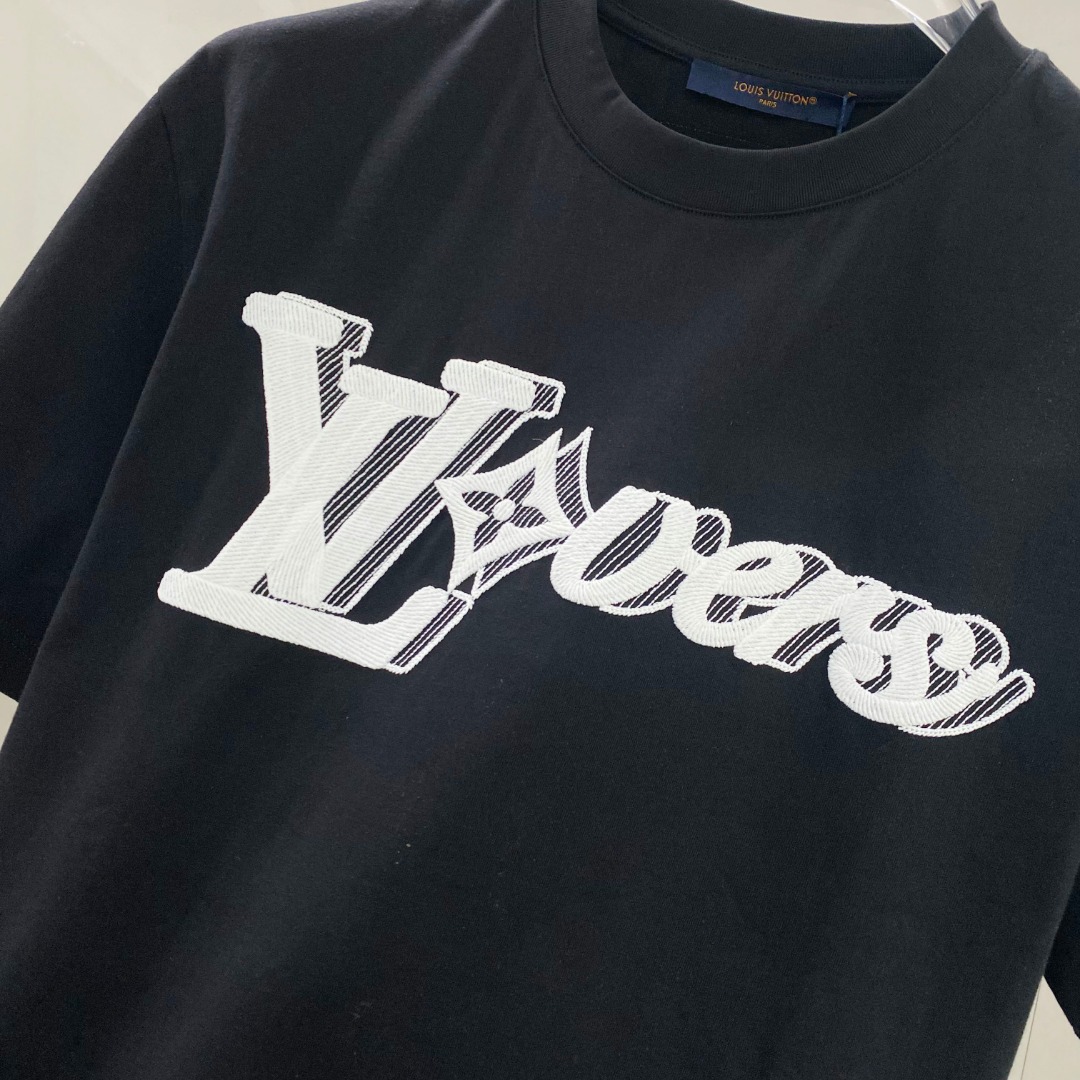  LV 2025早春新款男女同款👫短袖T恤，！定制专属纯棉面料，定制原版工艺螺纹，胸前重工字母logo工