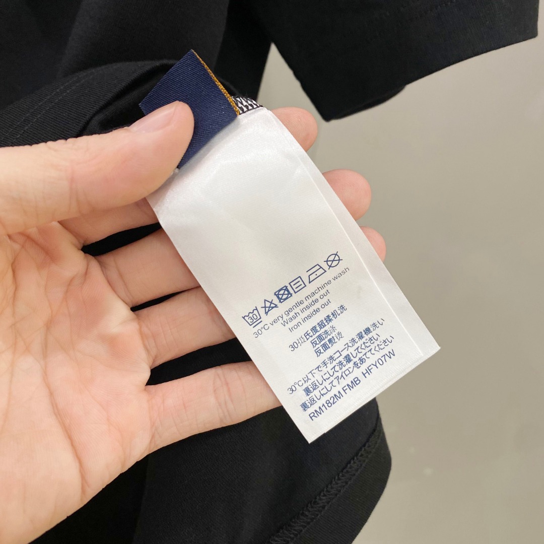  LV 2025早春新款男女同款👫短袖T恤，！定制专属纯棉面料，定制原版工艺螺纹，胸前重工字母logo工