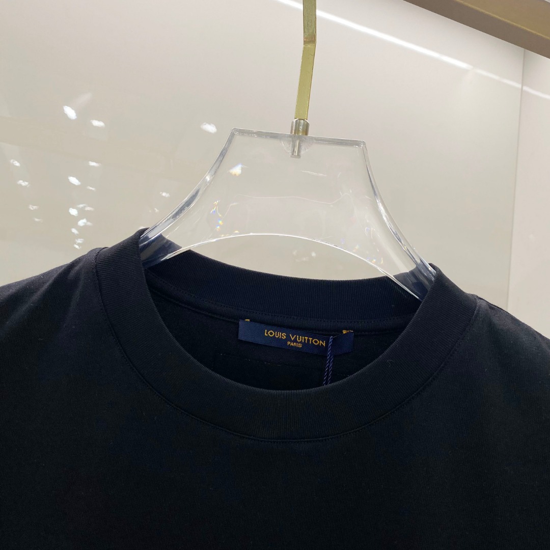  LV 2025早春新款男女同款👫短袖T恤，！定制专属纯棉面料，定制原版工艺螺纹，胸前重工字母logo工