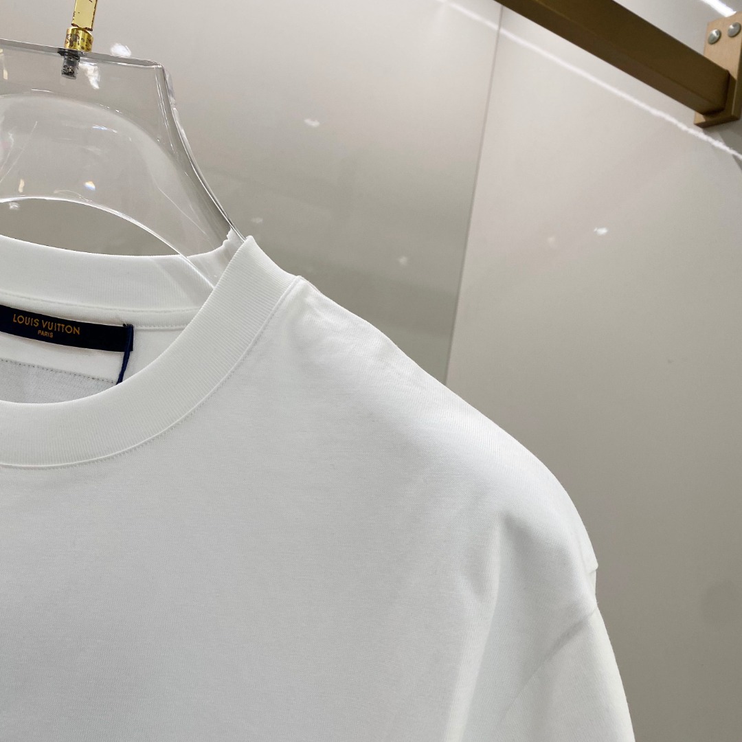  LV 2025早春新款男女同款👫短袖T恤，！定制专属纯棉面料，定制原版工艺螺纹，胸前重工字母logo工