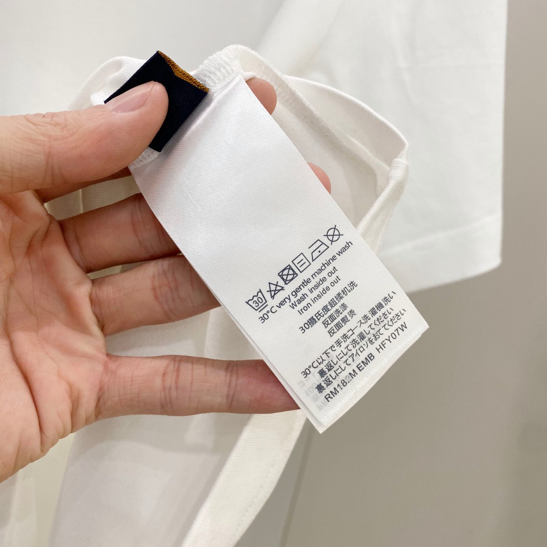  LV 2025早春新款男女同款👫短袖T恤，！定制专属纯棉面料，定制原版工艺螺纹，胸前重工字母logo工
