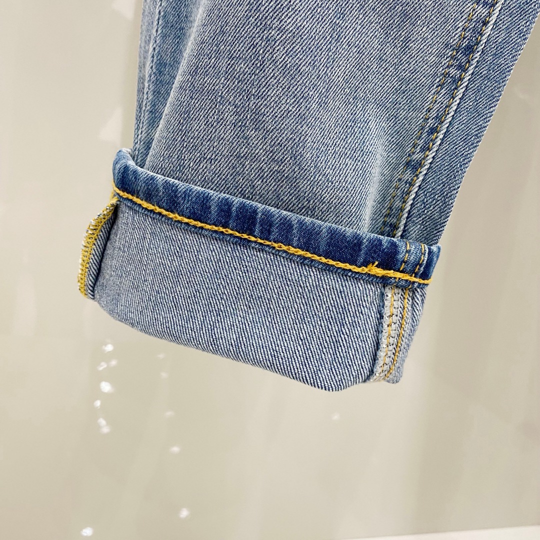  芬迪 2025ss春夏新款修身小脚牛仔裤 完美洗水工艺 定制顶级五金logo 独家定制微弹面料 码数2