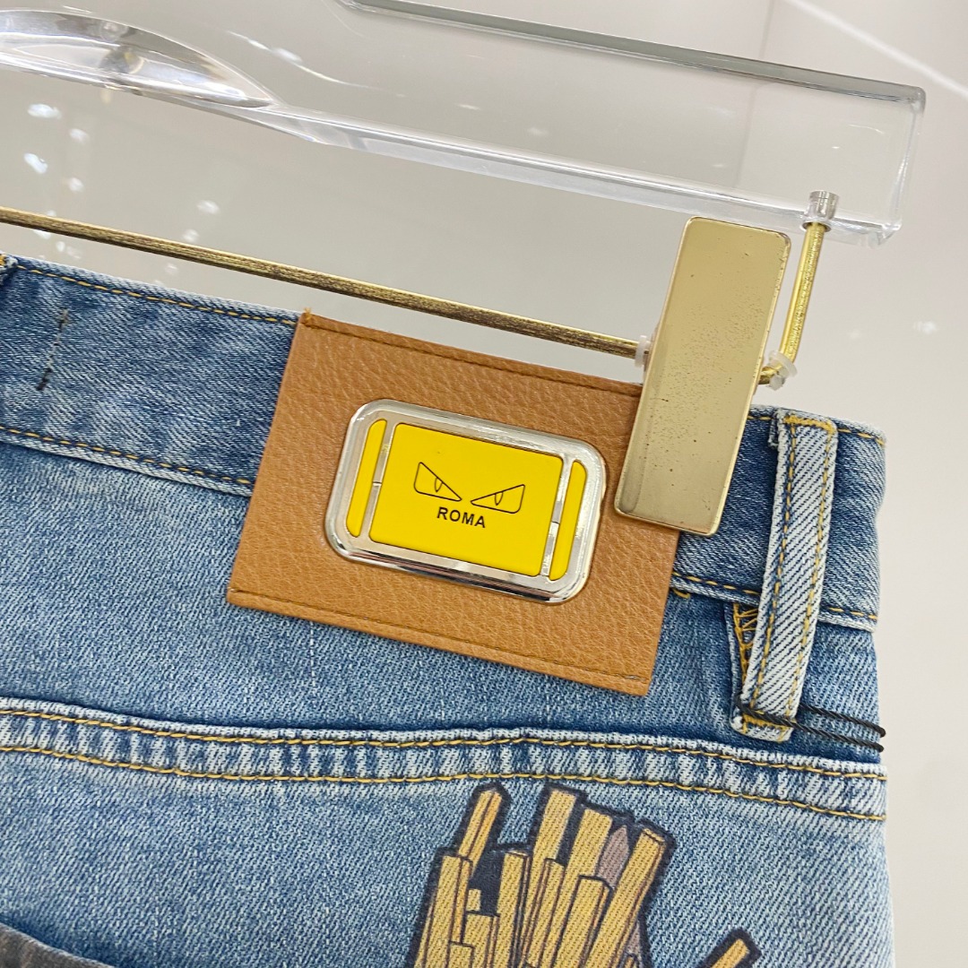  芬迪 2025ss春夏新款修身小脚牛仔裤 完美洗水工艺 定制顶级五金logo 独家定制微弹面料 码数2