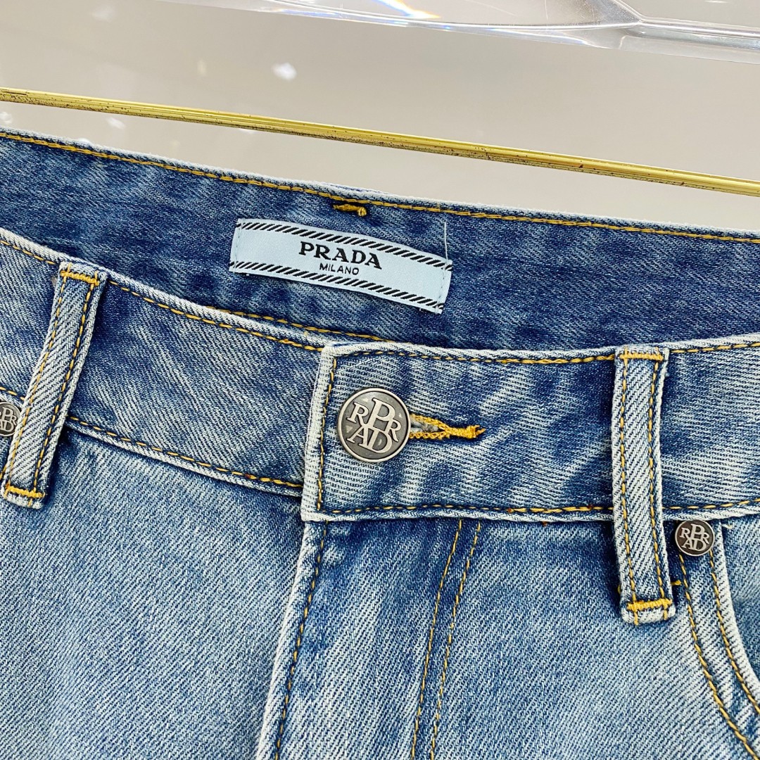  普拉达 2025ss春夏新款修身小脚牛仔裤 完美洗水工艺 定制顶级五金logo 独家定制微弹面料 码数