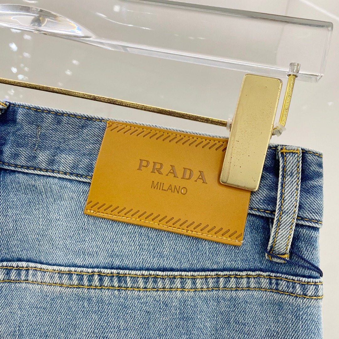  普拉达 2025ss春夏新款修身小脚牛仔裤 完美洗水工艺 定制顶级五金logo 独家定制微弹面料 码数