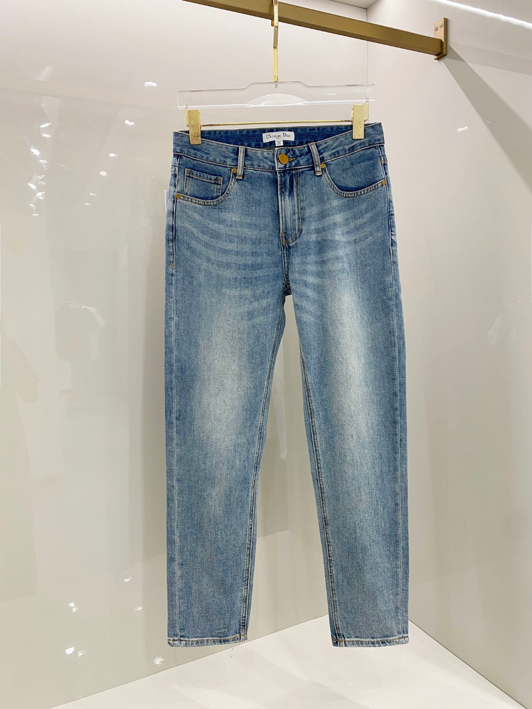 NO:512735,Dior 2025ss Spring and Summer New Slim Small Foot Jeans Perfect Washing Process Customized Top Hardware Logo Exclusive Customized Micro-Elastic Fabric Number of 29-38 (Not 35, 37), Dior, Jeans, Alexander Wang19860909迪奥 2025ss春夏新款修身小脚牛仔裤 完美洗水工艺 定制顶级五金logo 独家定制微弹面料 码数29-38（没35、37),,dior,jeans,alexander wang,Men's clothing