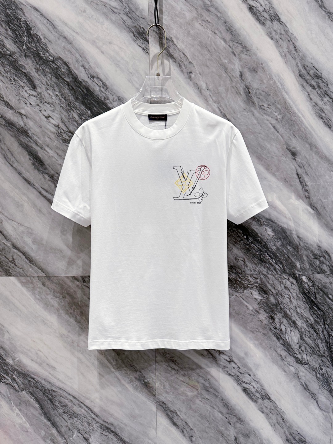 LV 2025春夏新款男女同款👫短袖T恤,!定制专属纯棉面料,定制原版工艺螺纹,胸前重工字母logo工