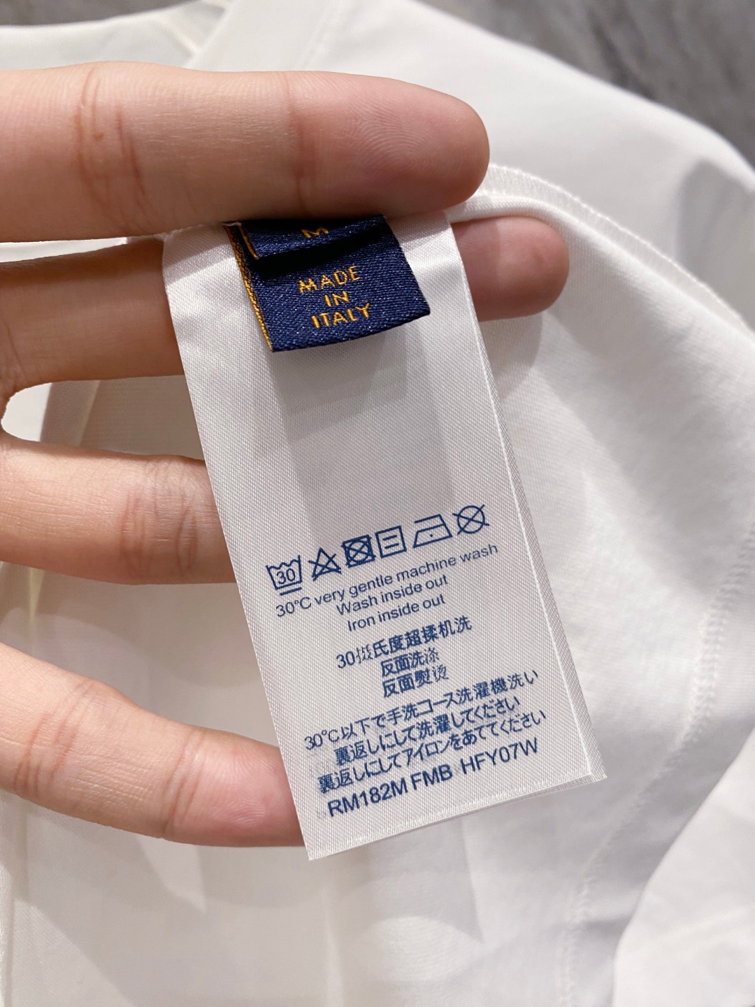  LV 2025春夏新款男女同款👫短袖T恤，！定制专属纯棉面料，定制原版工艺螺纹，胸前重工字母logo工