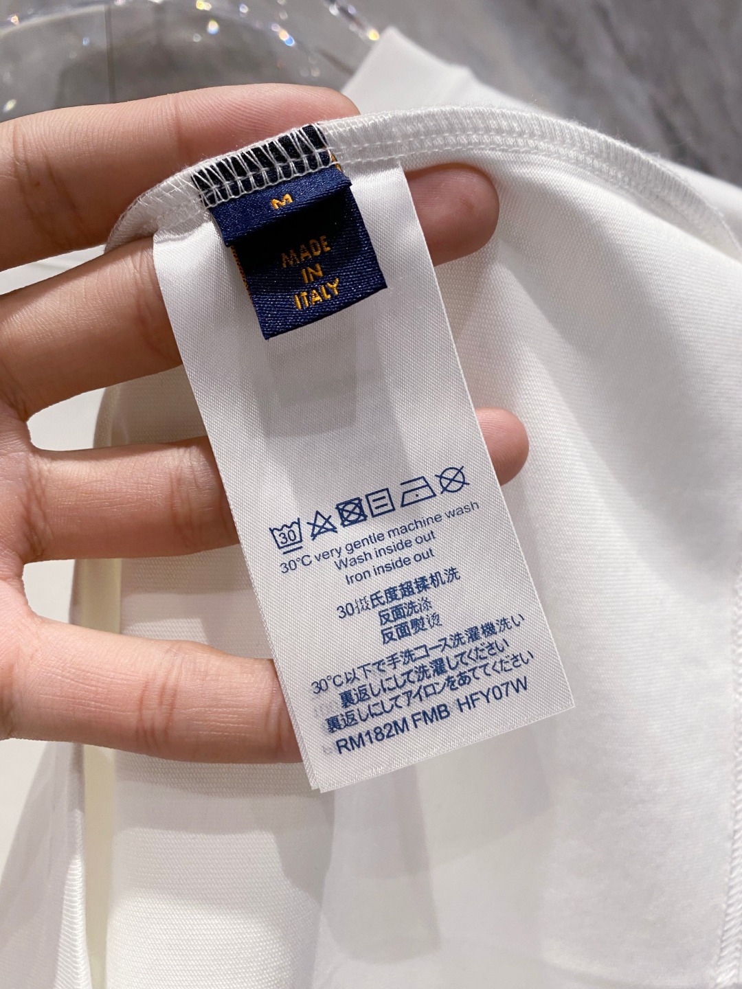 LV 2025春夏新款男女同款👫短袖T恤,!定制专属纯棉面料,定制原版工艺螺纹,胸前重工字母logo工
