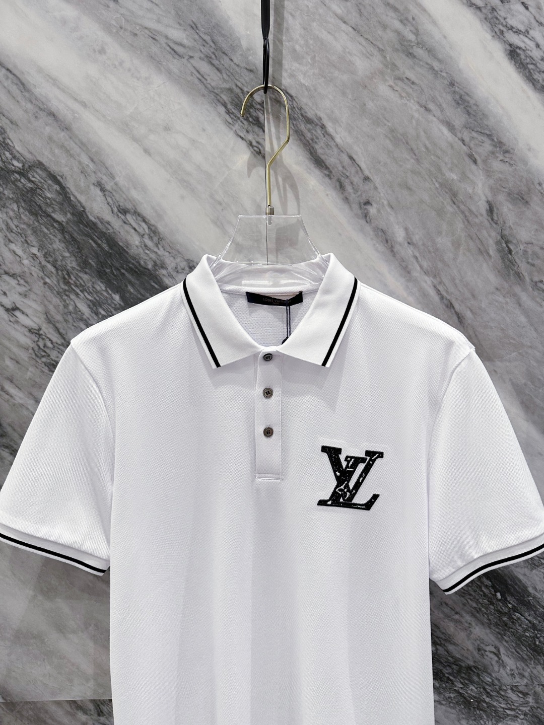  LV 2025ss夏季新款 logo男士翻领Polo衫！经典商务男款，高端男装的天花板级别的商务男款！
