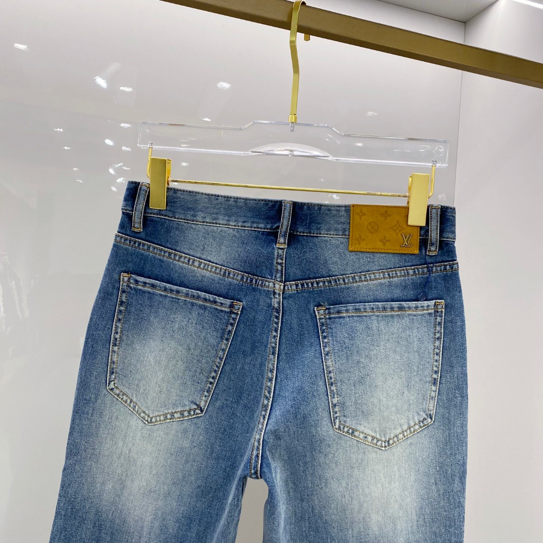  LV 2025春夏新款男士休闲牛仔裤，顶级品质！渠道订单，官网同步出售！！原厂订制牛仔全棉材质！适合休