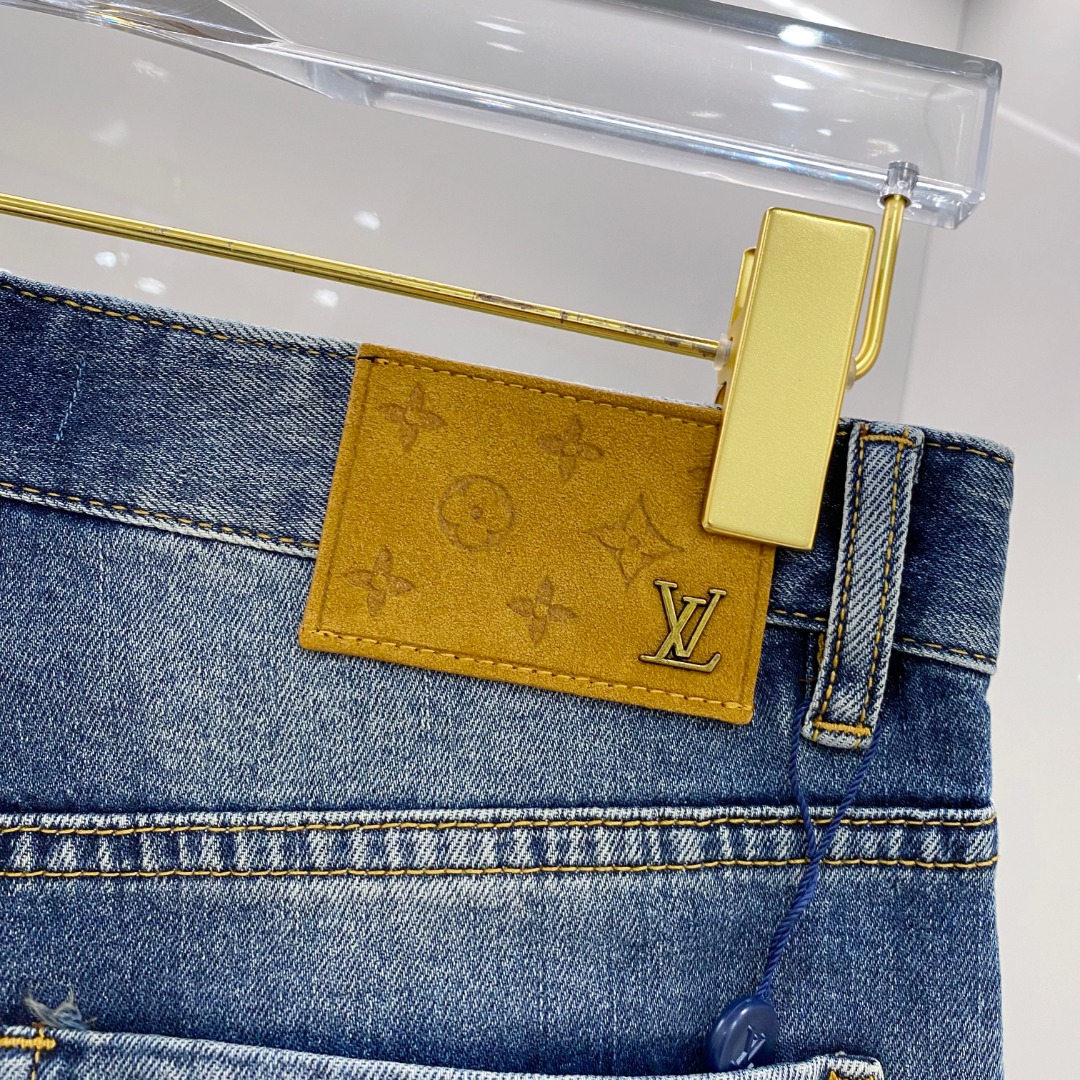  LV 2025春夏新款男士休闲牛仔裤，顶级品质！渠道订单，官网同步出售！！原厂订制牛仔全棉材质！适合休