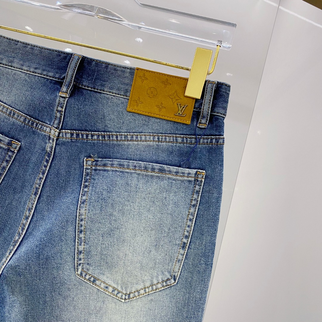  LV 2025春夏新款男士休闲牛仔裤，顶级品质！渠道订单，官网同步出售！！原厂订制牛仔全棉材质！适合休